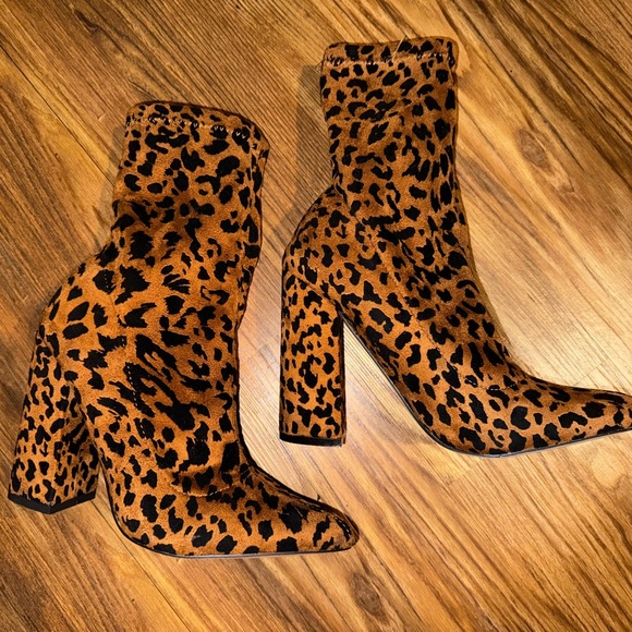 MISSGUIDED Leopard Print Sock Boots 9 NWOT - Picture 6 of 6